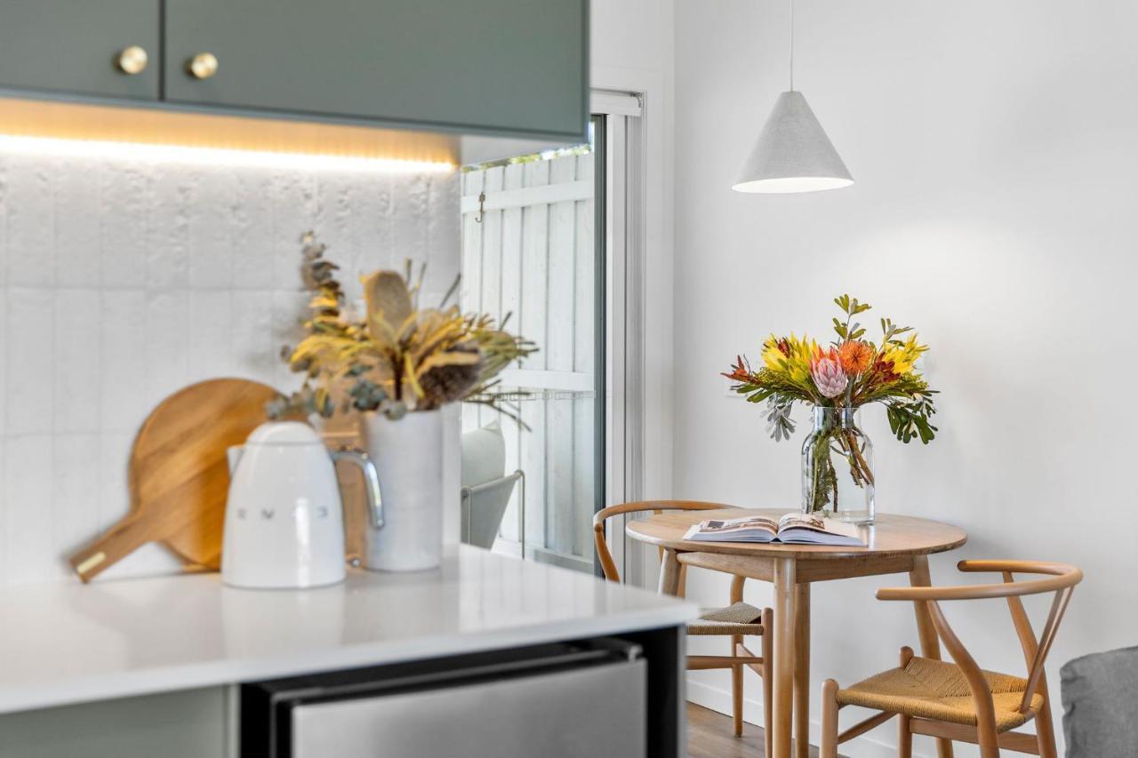 Relaxing Geelong King Studio Hotel ภายนอก รูปภาพ