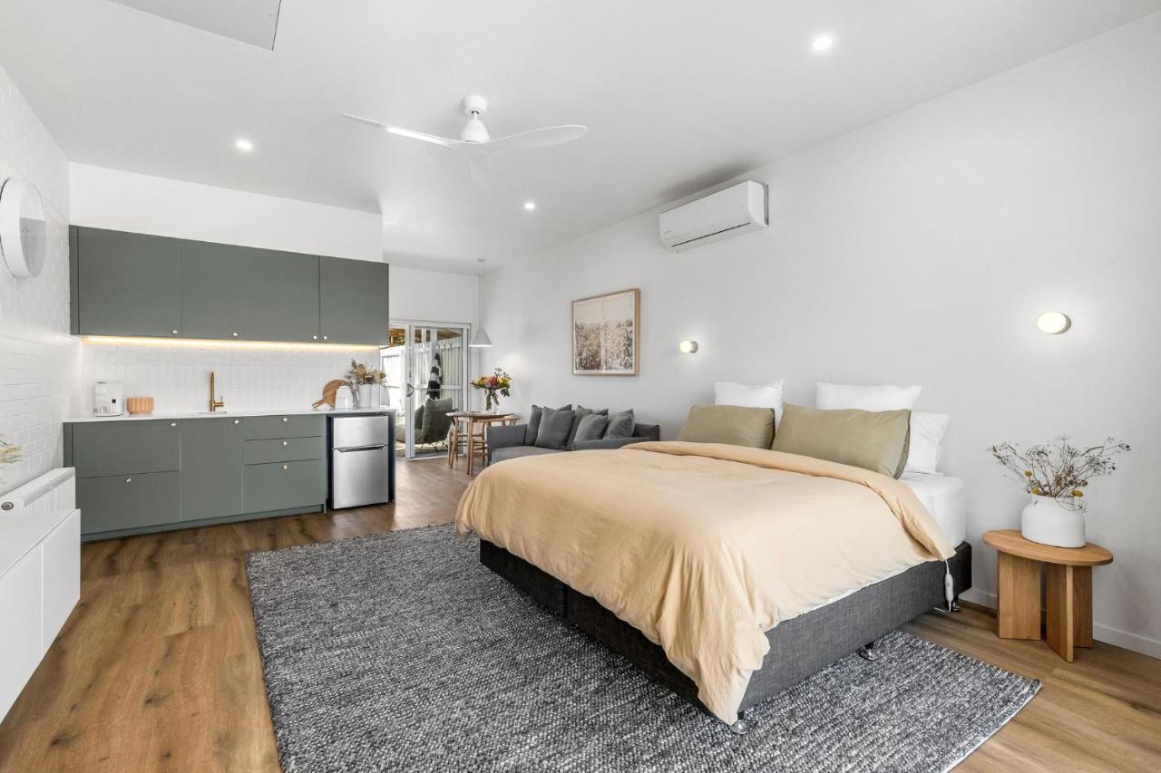 Relaxing Geelong King Studio Hotel ภายนอก รูปภาพ